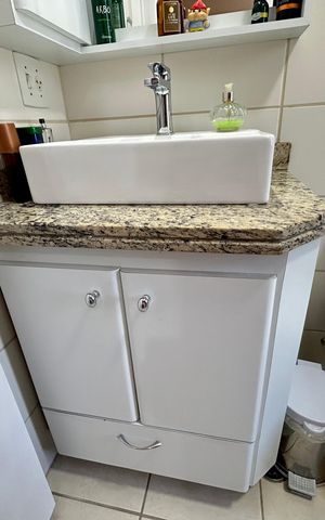 Apartamento à venda com 136m², 3 quartos e 4 vagas Apartamento à venda com 136m², 3 quartos e 4 vagasBanheiro da Suíte 2