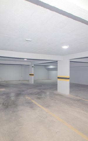 Apartamento à venda com 157m², 2 quartos e 1 vaga Apartamento à venda com 157m², 2 quartos e 1 vagaGaragem