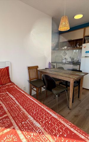 Studio à venda com 28m², 1 quarto e sem vaga Studio à venda com 28m², 1 quarto e sem vagaEstar/Jantar/Quarto