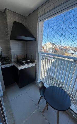 Apartamento à venda com 60m², 2 quartos e 1 vaga Apartamento à venda com 60m², 2 quartos e 1 vagaVaranda