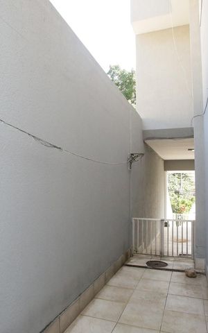 Casa de condomínio à venda com 235m², 4 quartos e 3 vagasCorredor Lateral
