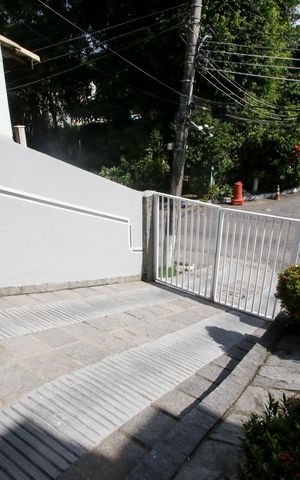 Casa de condomínio à venda com 235m², 4 quartos e 3 vagasGaragem