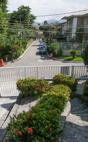 Casa de condomínio à venda com 235m², 4 quartos e 3 vagasjardim