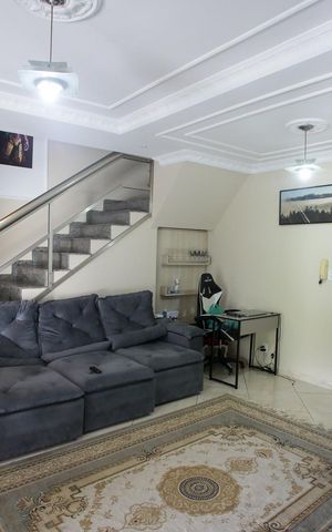 Casa de condomínio à venda com 235m², 4 quartos e 3 vagasSala