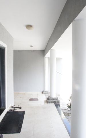 Casa de condomínio à venda com 235m², 4 quartos e 3 vagasVaranda da Sala