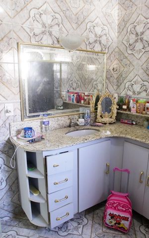 Casa de condomínio à venda com 235m², 4 quartos e 3 vagasBanheiro da Suíte 1