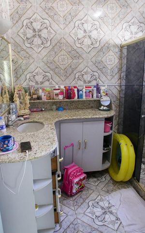 Casa de condomínio à venda com 235m², 4 quartos e 3 vagasBanheiro da Suíte 1