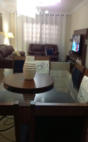 Casa à venda com 270m², 3 quartos e 2 vagasSala