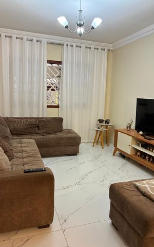 Casa à venda com 270m², 3 quartos e 2 vagasSala