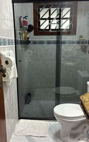 Casa à venda com 270m², 3 quartos e 2 vagasBanheiro