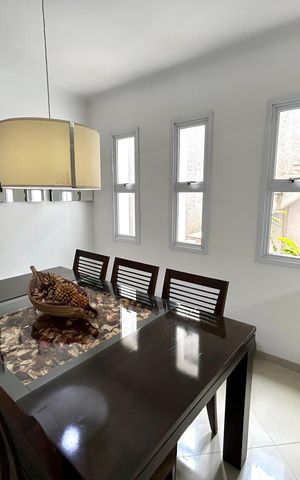Casa à venda com 79m², 2 quartos e 1 vaga Casa à venda com 79m², 2 quartos e 1 vagaCopa