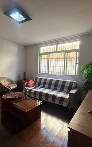 Casa à venda com 167m², 3 quartos e 4 vagas Casa à venda com 167m², 3 quartos e 4 vagasSala