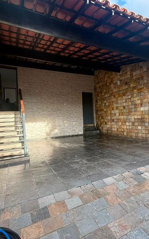 Casa à venda com 167m², 3 quartos e 4 vagas Casa à venda com 167m², 3 quartos e 4 vagasÁrea comum