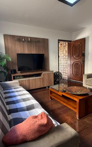 Casa à venda com 167m², 3 quartos e 4 vagas Casa à venda com 167m², 3 quartos e 4 vagasSala