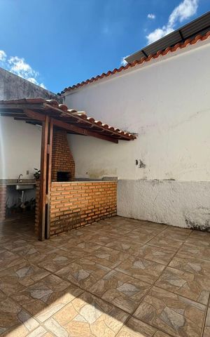 Casa à venda com 167m², 3 quartos e 4 vagas Casa à venda com 167m², 3 quartos e 4 vagasÁrea comum