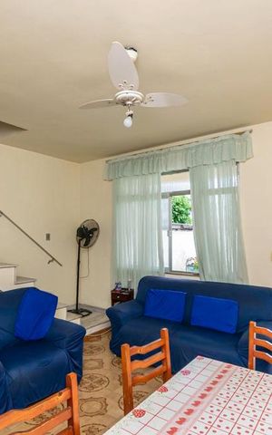 Casa à venda com 157m², 5 quartos e 3 vagas Casa à venda com 157m², 5 quartos e 3 vagasSala