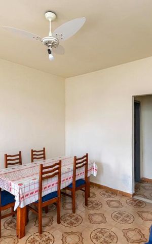 Casa à venda com 157m², 5 quartos e 3 vagas Casa à venda com 157m², 5 quartos e 3 vagasSala
