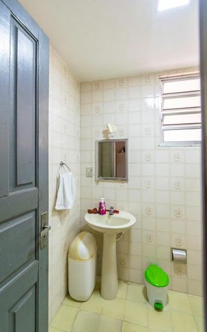 Casa à venda com 157m², 5 quartos e 3 vagas Casa à venda com 157m², 5 quartos e 3 vagasBanheiro 2