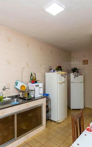 Casa à venda com 157m², 5 quartos e 3 vagas Casa à venda com 157m², 5 quartos e 3 vagasCozinha