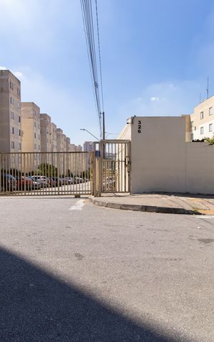 Apartamento para alugar com 49m², 2 quartos e 1 vagaFachada do condomínio
