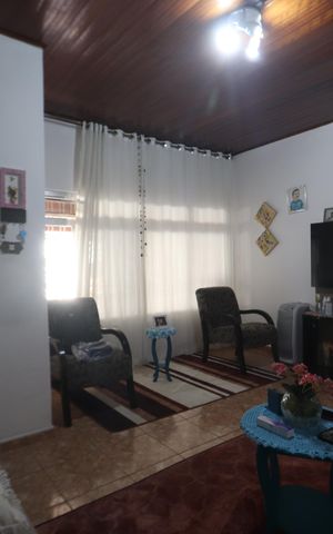 Casa à venda com 110m², 2 quartos e 2 vagasSala