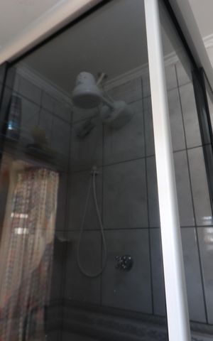 Casa à venda com 110m², 2 quartos e 2 vagasBanheiro
