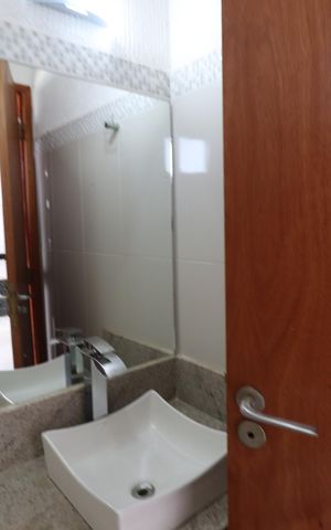 Casa para alugar com 200m², 3 quartos e 3 vagasBanheiro da área de lazer