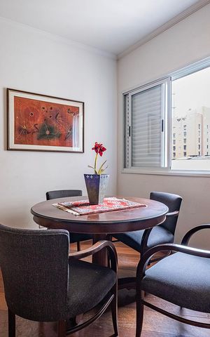 Apartamento à venda com 243m², 3 quartos e 4 vagas Apartamento à venda com 243m², 3 quartos e 4 vagasQuarto 3