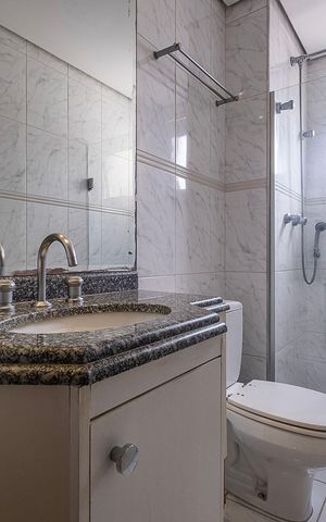 Apartamento à venda com 243m², 3 quartos e 4 vagas Apartamento à venda com 243m², 3 quartos e 4 vagasBanheiro