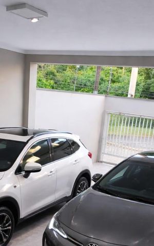 Casa à venda com 230m², 3 quartos e 4 vagas Casa à venda com 230m², 3 quartos e 4 vagasÁrea externa