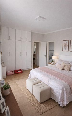 Casa à venda com 230m², 3 quartos e 4 vagas Casa à venda com 230m², 3 quartos e 4 vagasQuarto