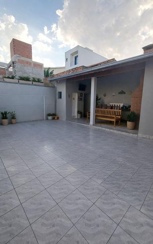 Casa à venda com 230m², 3 quartos e 4 vagas Casa à venda com 230m², 3 quartos e 4 vagasÁrea de serviço