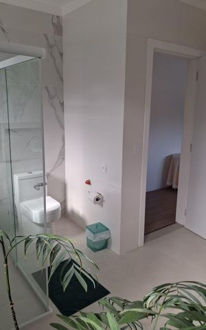 Casa de condomínio para alugar com 280m², 4 quartos e 2 vagas Casa de condomínio para alugar com 280m², 4 quartos e 2 vagasBanheiro