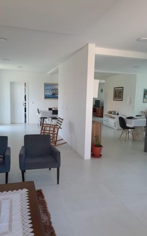 Casa de condomínio para alugar com 280m², 4 quartos e 2 vagas Casa de condomínio para alugar com 280m², 4 quartos e 2 vagasSala