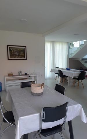 Casa de condomínio para alugar com 280m², 4 quartos e 2 vagas Casa de condomínio para alugar com 280m², 4 quartos e 2 vagasCozinha
