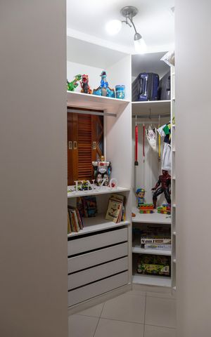 Casa à venda com 375m², 3 quartos e 4 vagasSuíte 1 - Closet