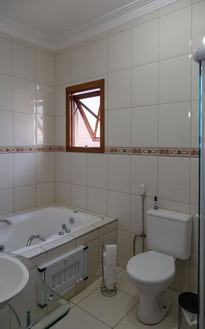 Casa à venda com 375m², 3 quartos e 4 vagasBanheiro da Suíte 3