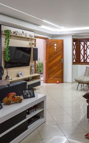 Casa à venda com 375m², 3 quartos e 4 vagasSala