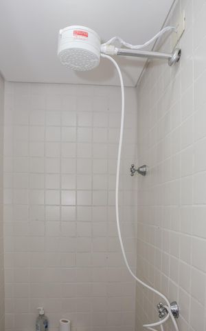 Apartamento à venda com 93m², 2 quartos e 2 vagas Apartamento à venda com 93m², 2 quartos e 2 vagasBanheiro de serviço