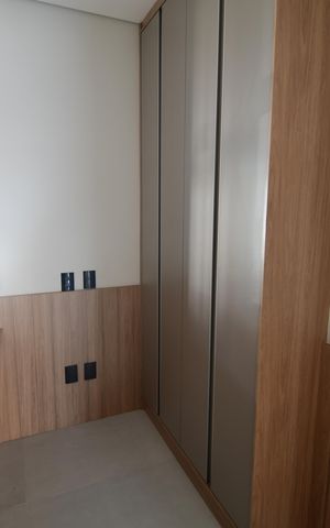 Casa de condomínio à venda com 340m², 5 quartos e 4 vagasEscritório