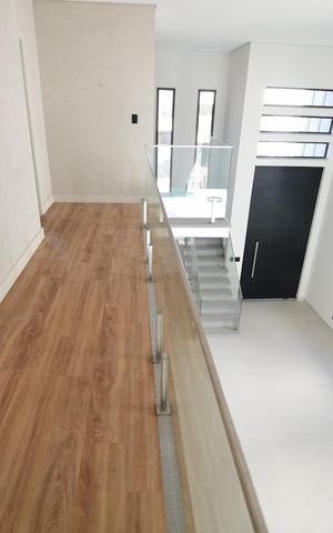 Casa de condomínio à venda com 340m², 5 quartos e 4 vagasMezanino