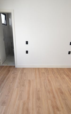 Casa de condomínio à venda com 340m², 5 quartos e 4 vagasQuarto 1 - Suíte