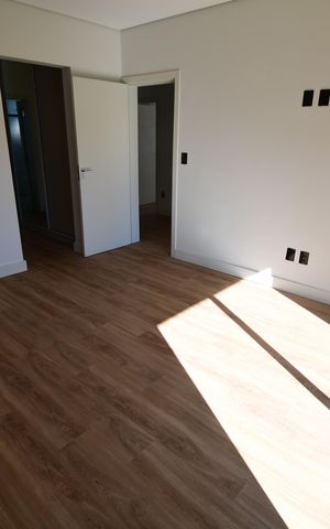Casa de condomínio à venda com 340m², 5 quartos e 4 vagasQuarto 3 - Suíte
