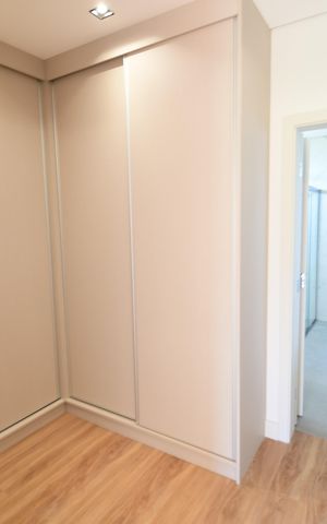Casa de condomínio à venda com 340m², 5 quartos e 4 vagasQuarto 3 - Suíte Closet