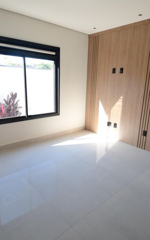 Casa de condomínio à venda com 340m², 5 quartos e 4 vagasQuarto 5 - Suíte