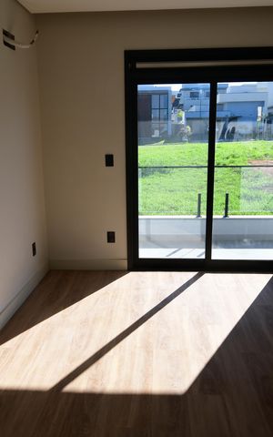 Casa de condomínio à venda com 340m², 5 quartos e 4 vagasQuarto 3 - Suíte