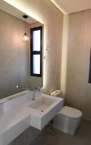 Casa de condomínio à venda com 340m², 5 quartos e 4 vagasLavabo