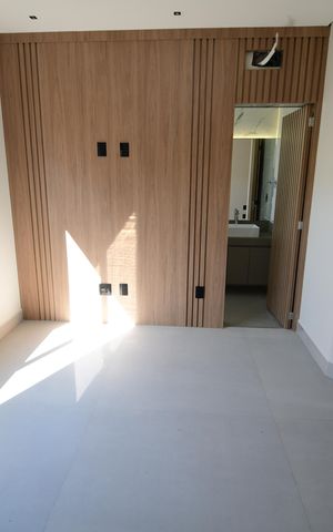 Casa de condomínio à venda com 340m², 5 quartos e 4 vagasQuarto 5 - Suíte
