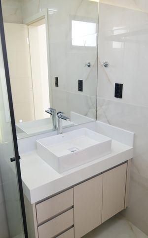 Casa de condomínio à venda com 340m², 5 quartos e 4 vagasBanheiro Suíte