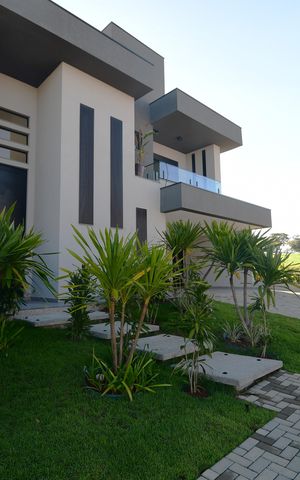 Casa de condomínio à venda com 340m², 5 quartos e 4 vagasFachada